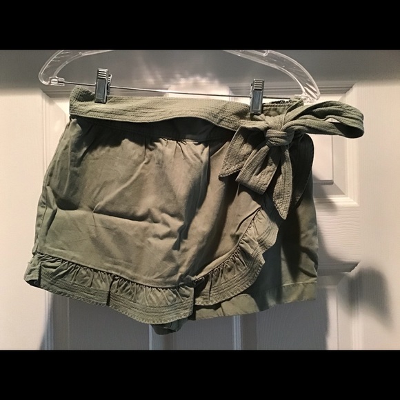 Vineyard Vines Pants - Vineyard Vines Ruffle Skort